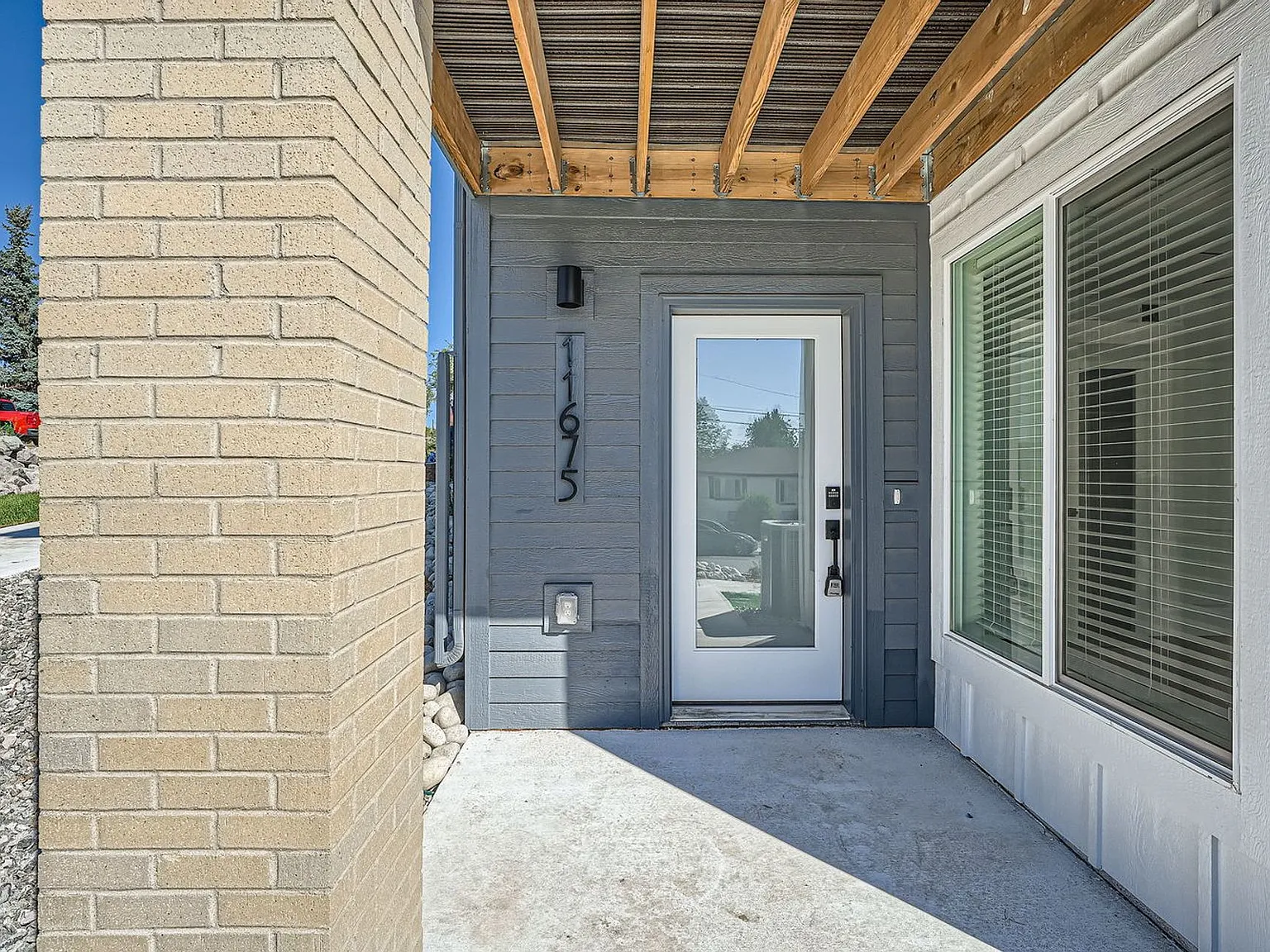 Applewood Town Homes 3 Bedroom 3 Bath Beautiful Newer Units! With Fabulous Views — Photo 1