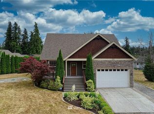 256 Dundee Dr, Camano Island, WA 98282