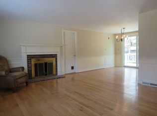 100 Guildford Rd, Centerville, MA 02632