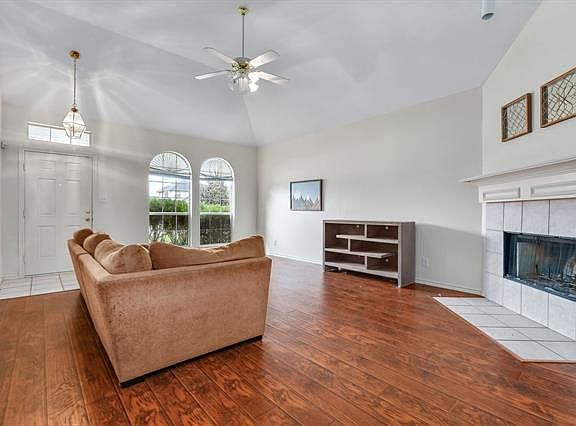 2nd image of 1209 Buehler Ct