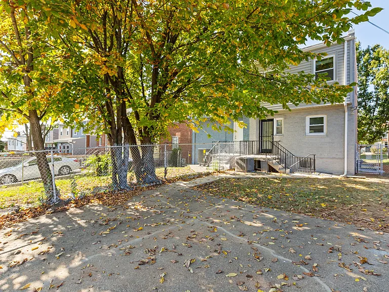 1897 Alabama Ave SE — Photo 27
