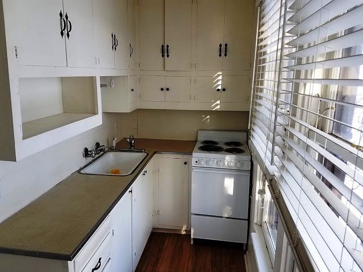 2nd image of 1045 N 24th St