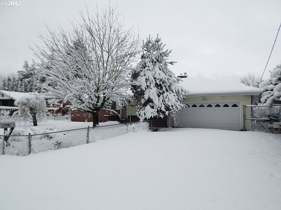 2nd image of 4810 NE 34th St