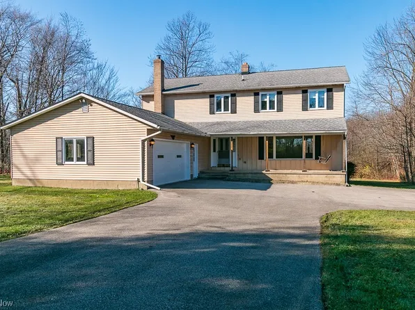 10408 Meadowhurst Ln, Chardon, OH 44024