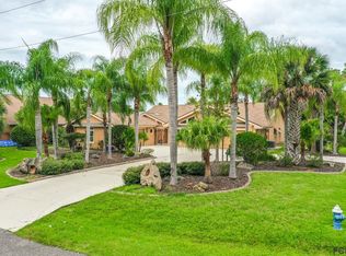 2 Crafton Ct, Palm Coast, FL 32137