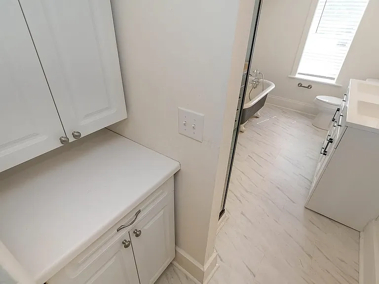 684 Hamlet St — Photo 13