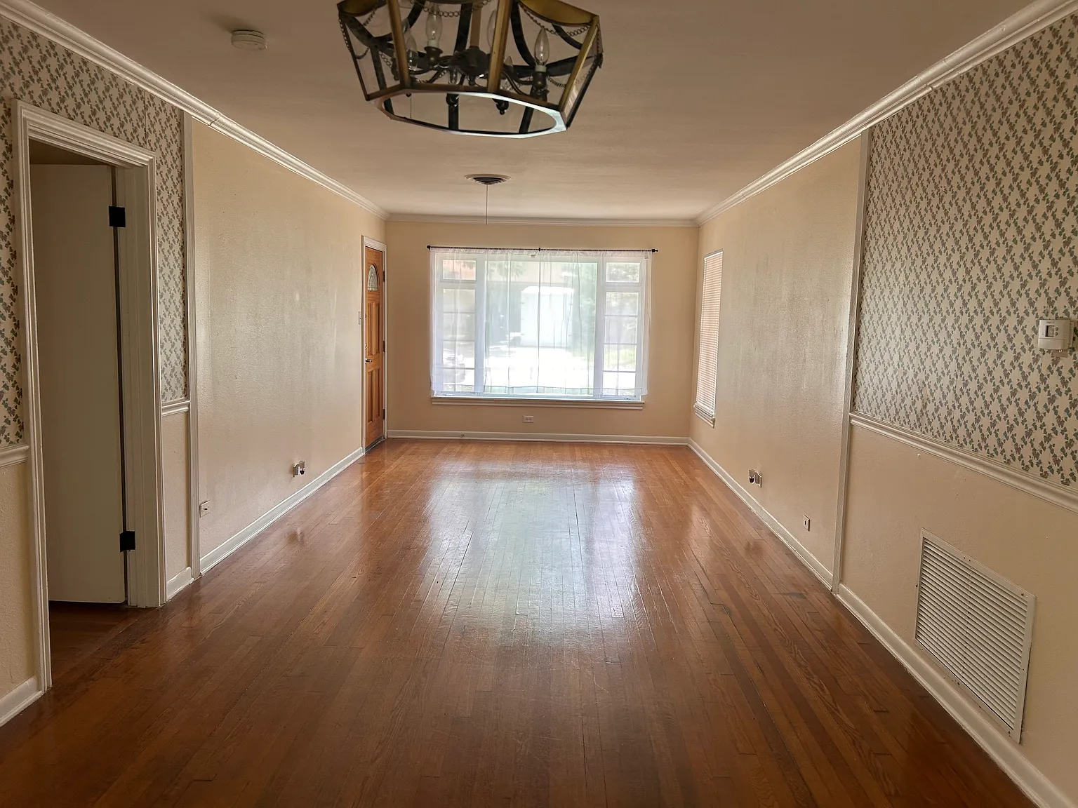 3 bed, 1701 sqft, $2,000 — Photo 3