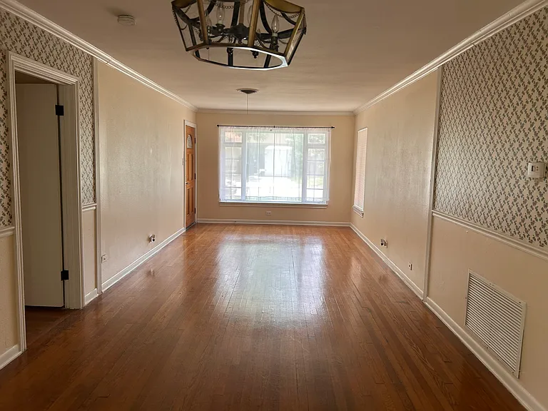 131 Bent St — Photo 3