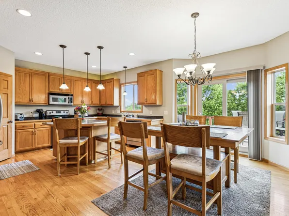2342 Coldwater Xing, Mayer, MN 55360