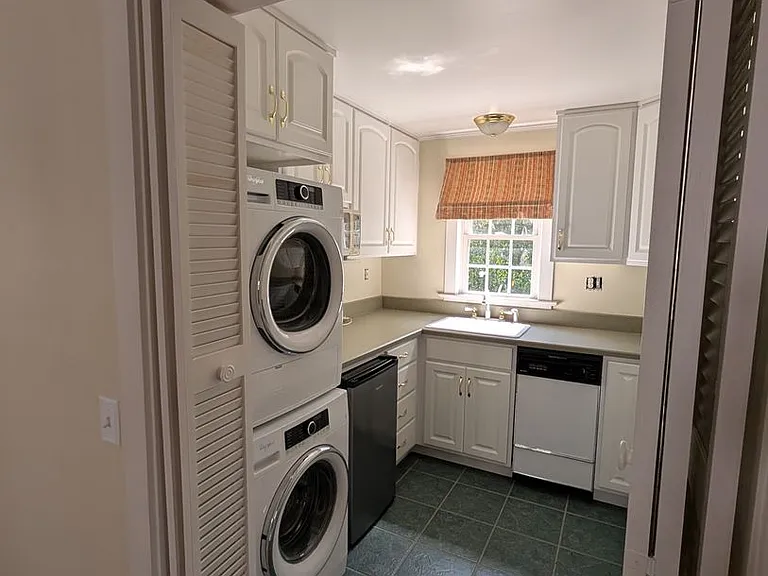 76 Marine St — Photo 37