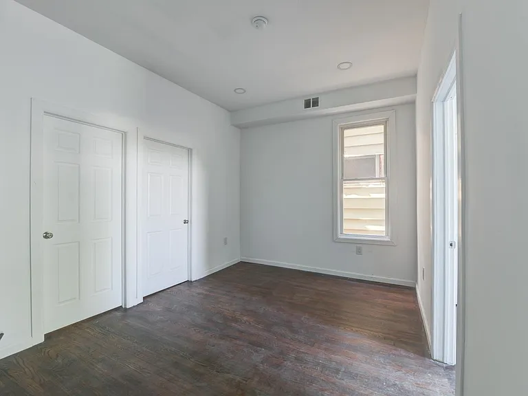 1103 Grand Ave #1 — Photo 3