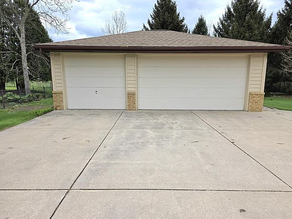 5th image of W292N6880 Dorn ROAD