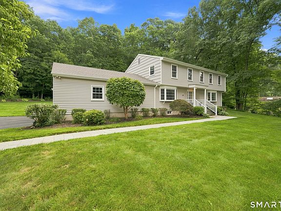 3rd image of 124 Sturbridge Lane
