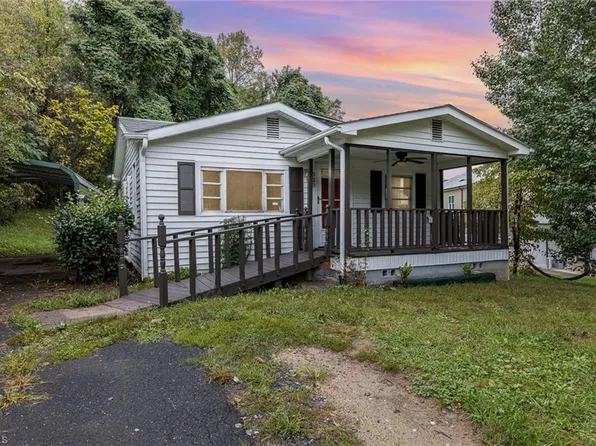 525 Linville Rd, Mount Airy, NC 27030