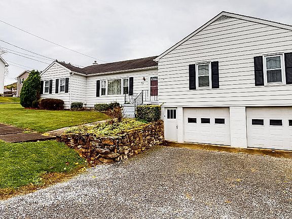 4th image of 326 Fleming St S