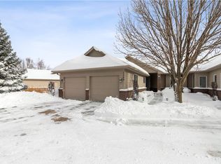 1348 Glen Oaks Dr, West Des Moines, IA 50266