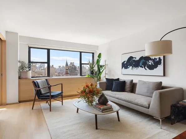 79 West 12th Street image 1 of 9