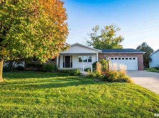 601 W High St, Roanoke, IL