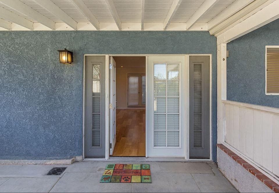1st image of 824 1/2 N Pass Ave