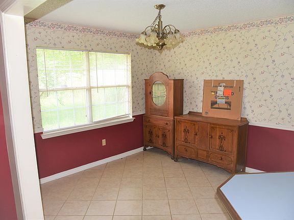 2nd image of 15132 Sunset Dr