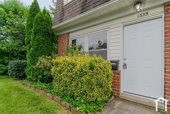 1335 Mantle St — Photo 4