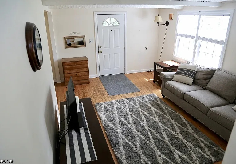 41 Beechwood Rd — Photo 8