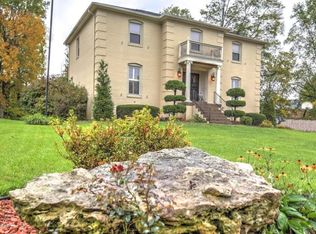 2203 Bell Tavern Ct, Indian Hills, KY 40207