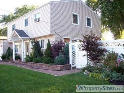 276 W 22nd St, Deer Park, NY, 11729