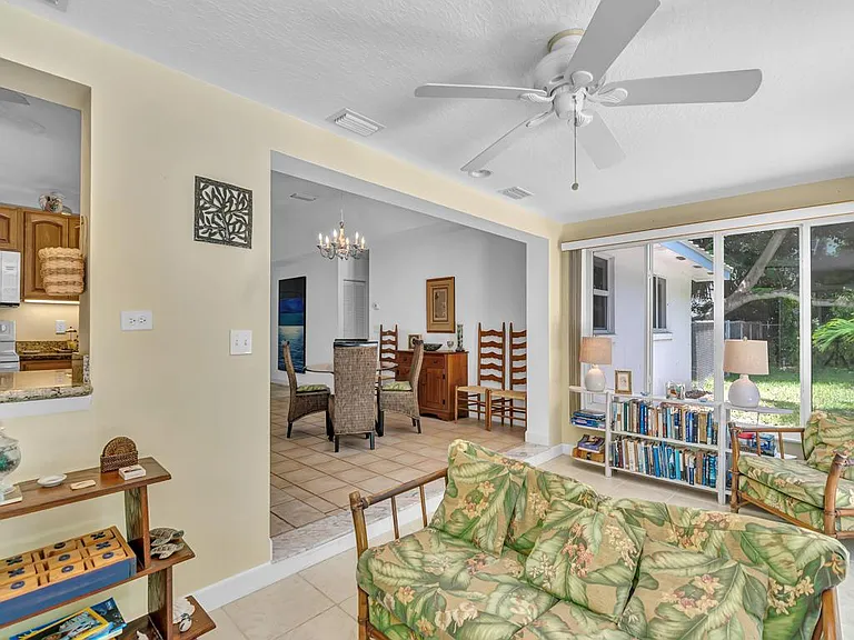 1545 Pelican Ln — Photo 16