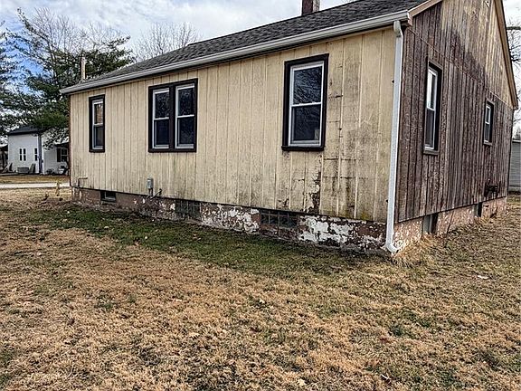 4th image of 4741 Warnock Ave