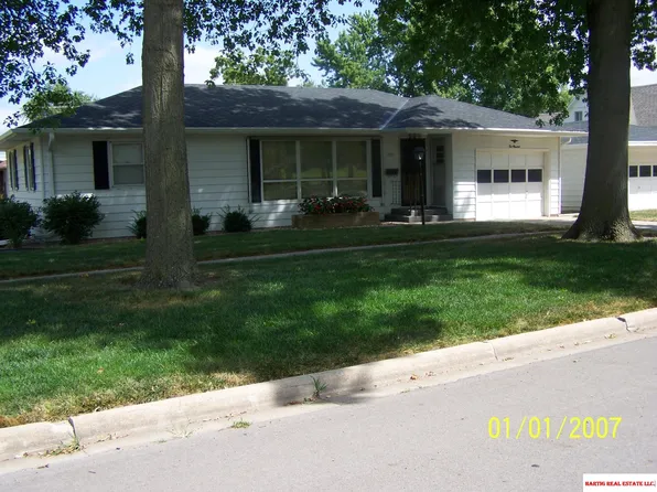 200 S 9th St, Wymore, NE 68466