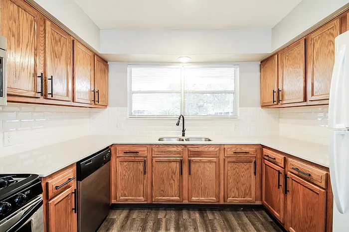 7314 Saunders Rd — Photo 5