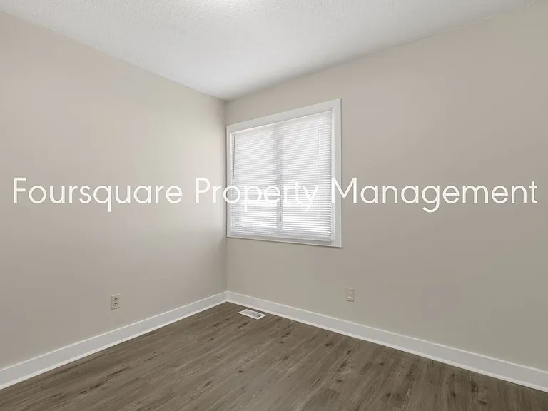 1105 Timber Dr — Photo 32