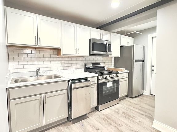 2nd image of 1251 W Rosemont Ave #1253-G