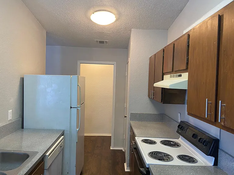 7464 Tiffany Meadows Ln — Photo 6