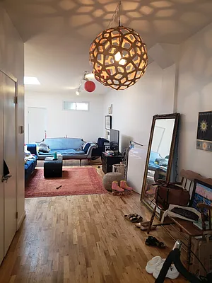 Rented by Lodger Corp | media 18