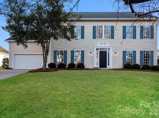11013 Lystra Ln, Charlotte, NC 28262
