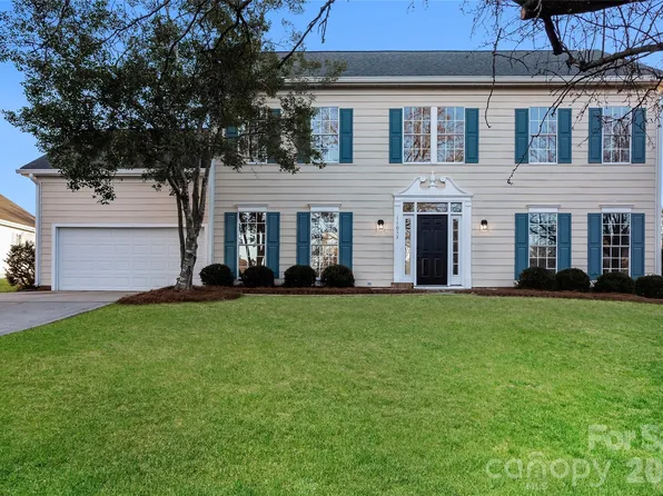 11013 Lystra Ln, Charlotte, NC 28262