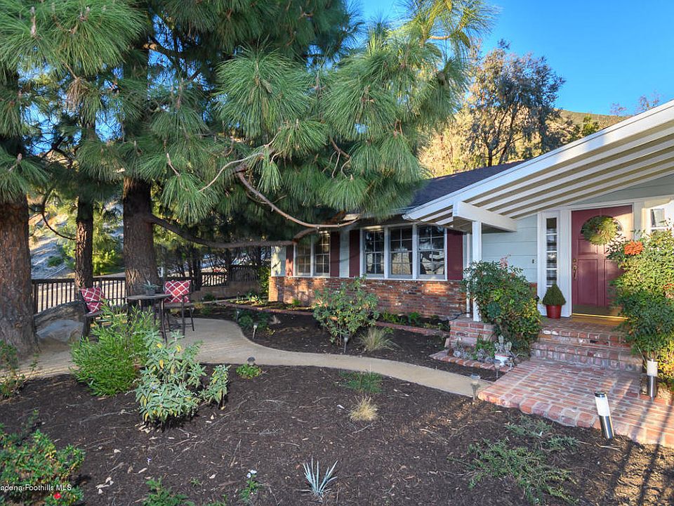 1st image of 2771 Pinelawn Dr