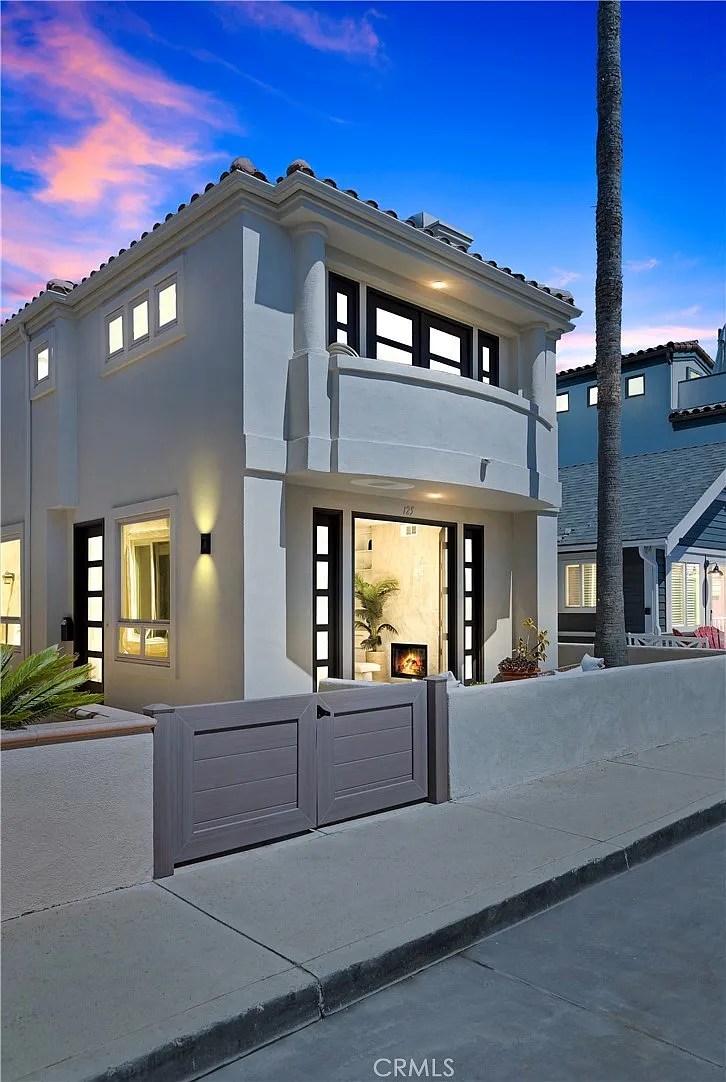 4 bed, 3.5 bath, 2150 sqft, $11,000 — Photo 1