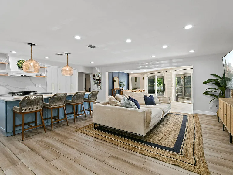 8110 W Lake Dr — Photo 6
