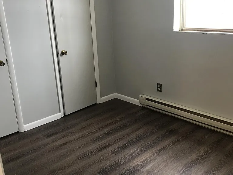 548 Cambria Avenue - B — Photo 9