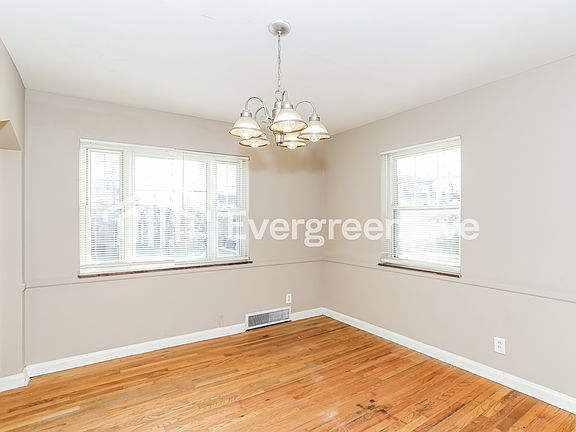 5th image of 3316 Robinet Dr
