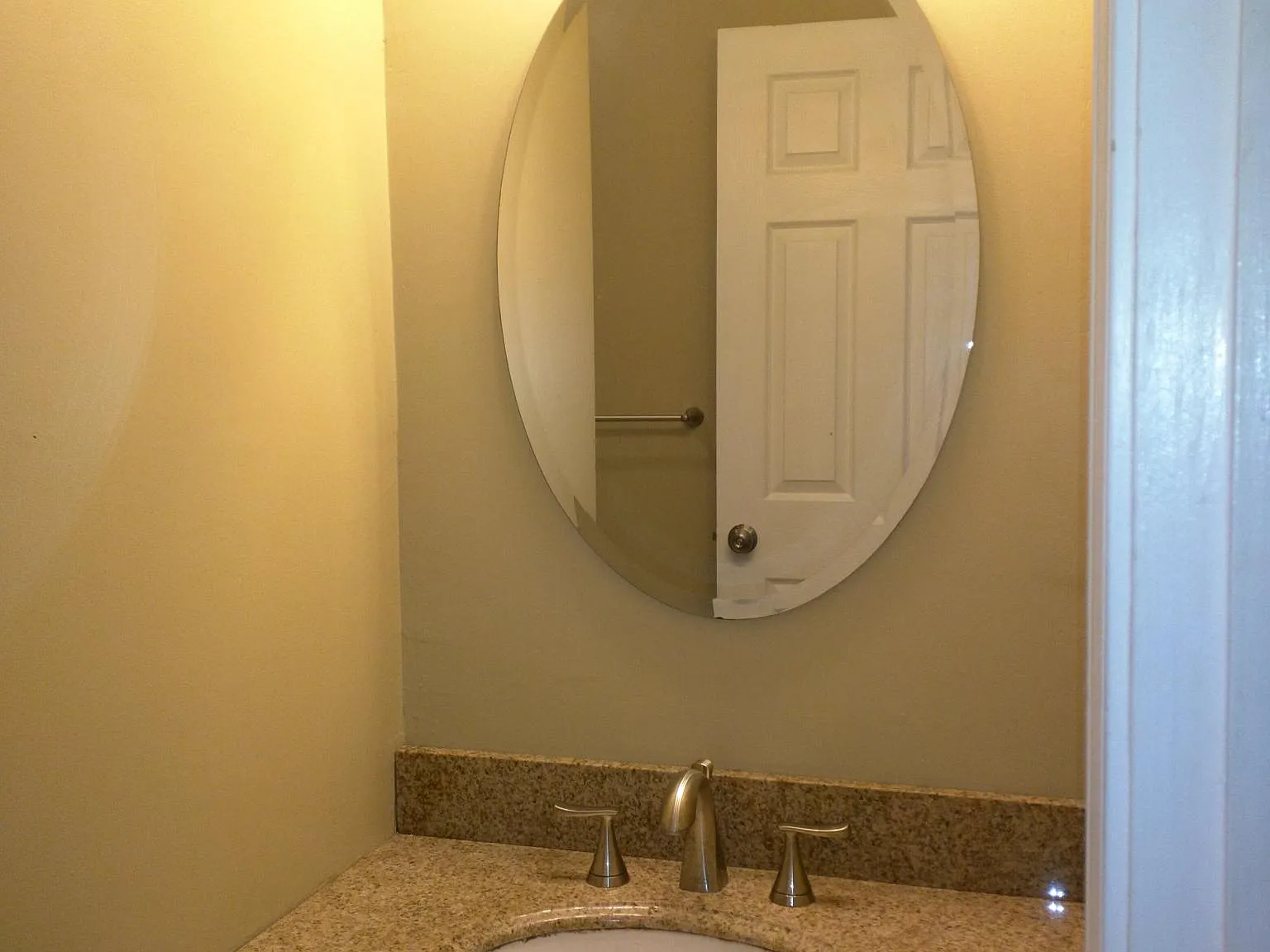 2 bed, 1869 sqft, $2,800 — Photo 4
