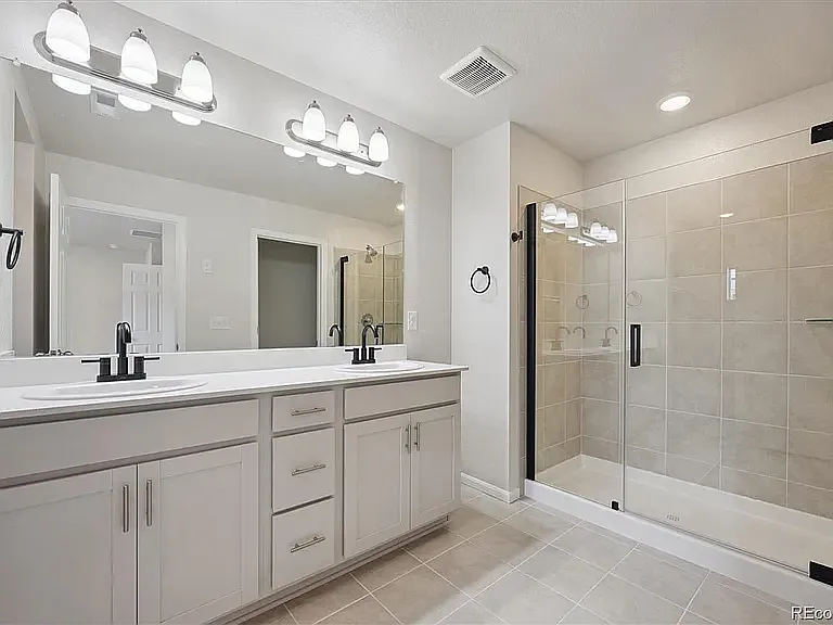 3 bed, 2.5 bath, 1564 sqft, $4,000 — Photo 4