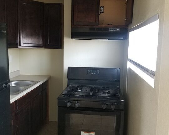 5th image of 702 Adams Ave #9