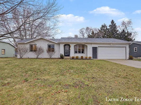 2659 Woodridge Dr, Jenison, MI 49428