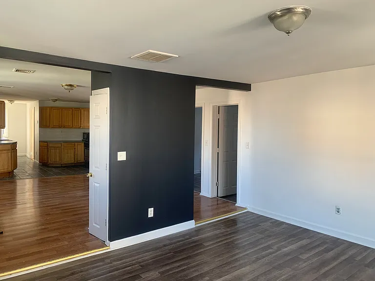 174 Jencks St #3 — Photo 9