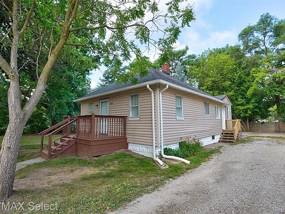 3rd image of 2046 Lambden Rd