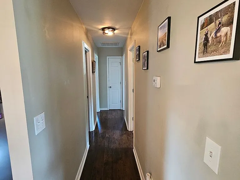 103 N Hill Ct — Photo 7